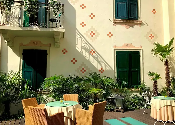 Sembenini Palace