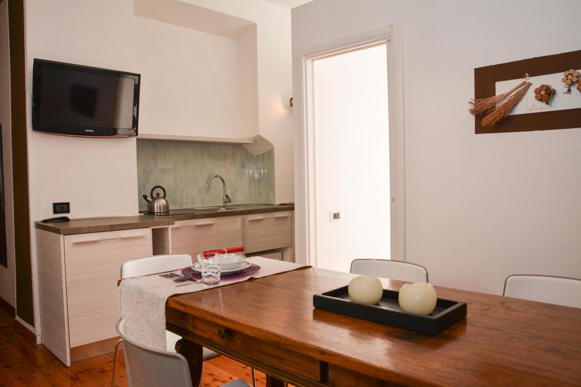 Sembenini Palace Aparthotel *